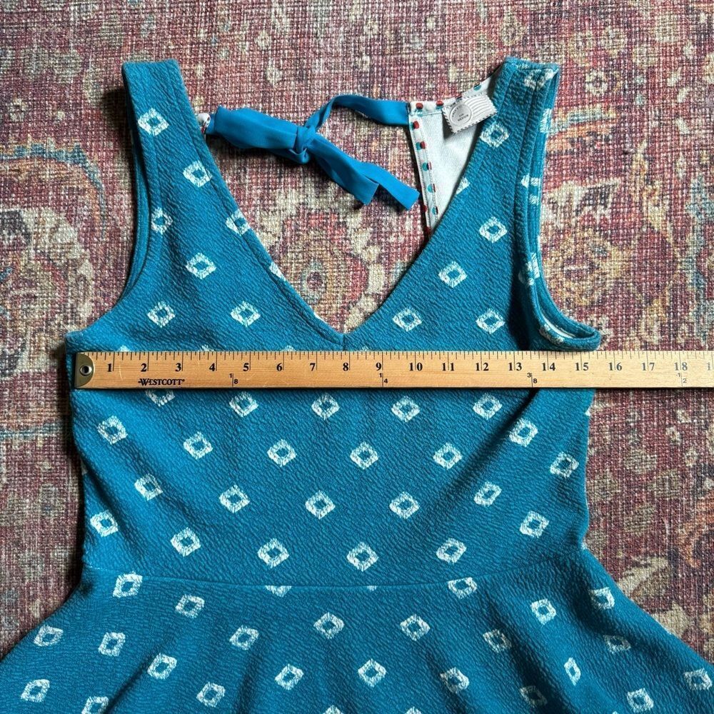Anthropologie Postmark Flynn Women’s medium Blue Peplum Top with White Pattern - Picture 3 of 7